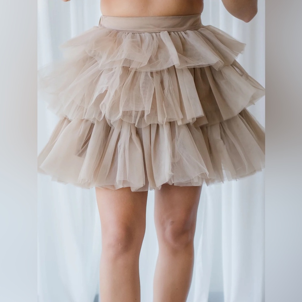 ELEGANT TAN LAYERED RUFFLE TULLE MINI SKIRT Size L